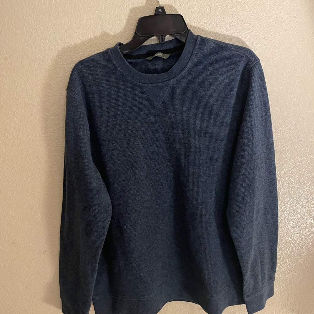 Classic Men's Dark Blue Crewneck Sweater